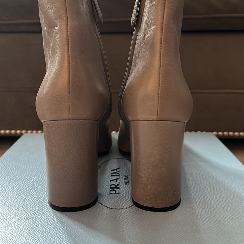 New beautiful leather Prada ankle boots! - Picture 5 of 7